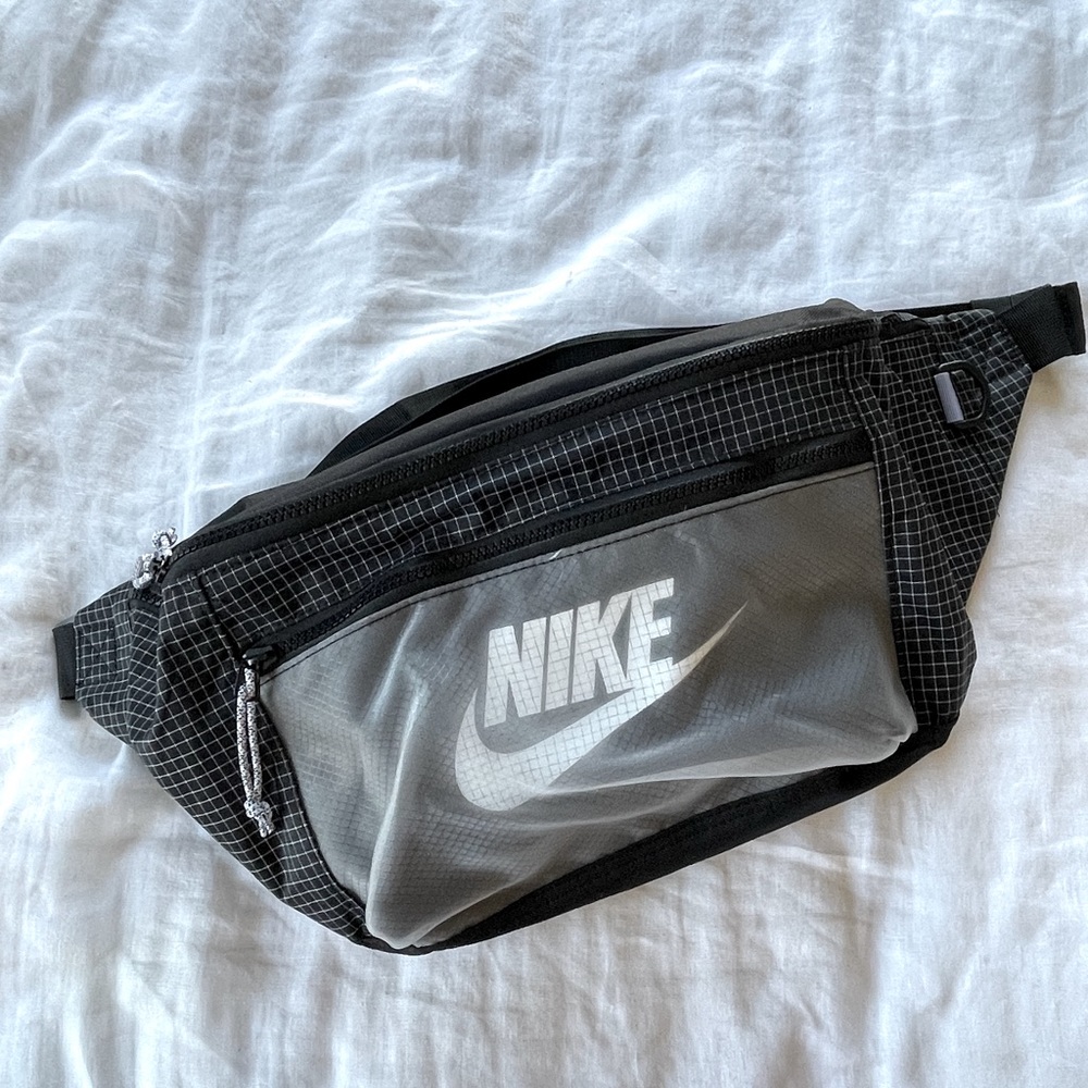 - Nike limited edition Tech Hip Crossbody Street/Gym Bag. Unisex